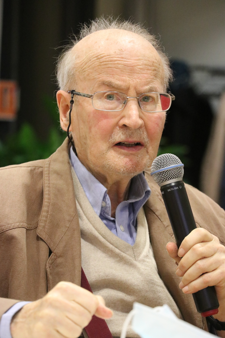 Dr. Helmut Kramer