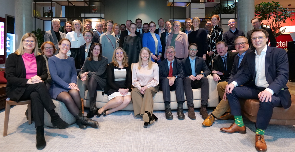 Gruppenbild von der Abteilungs- und Referatsleiterrunde des Justizministerium in Hildesheim